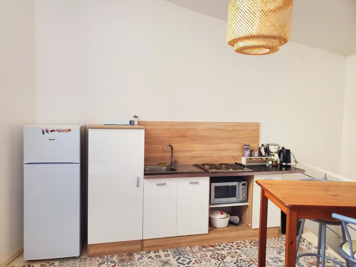 Appartement En Duplex Viviers Exterior foto