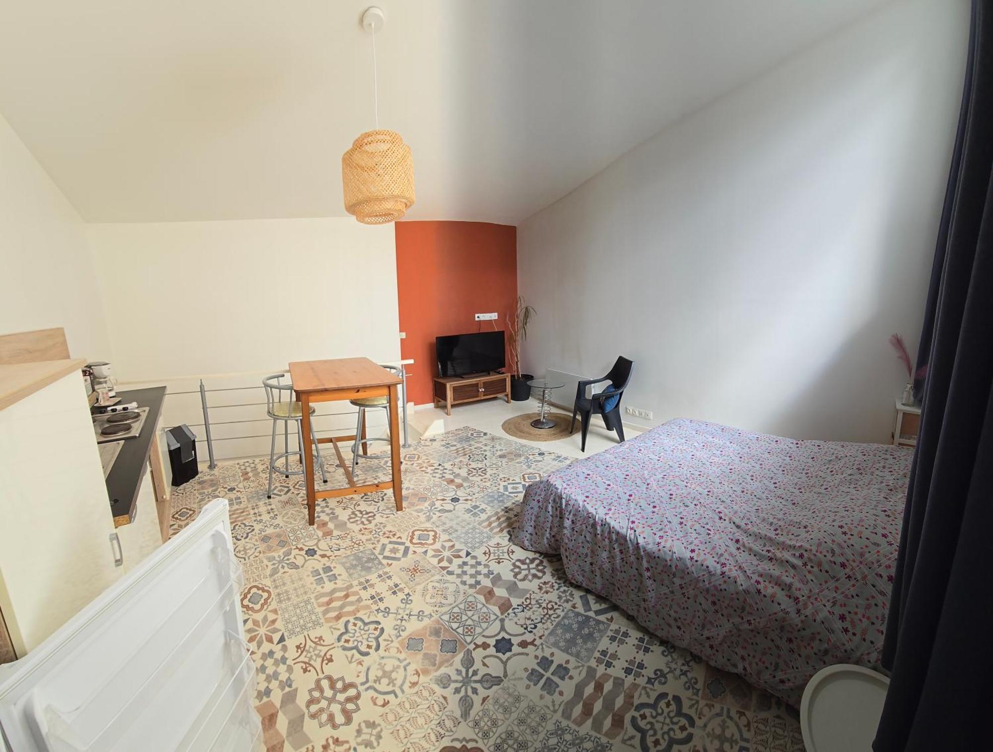 Appartement En Duplex Viviers Exterior foto